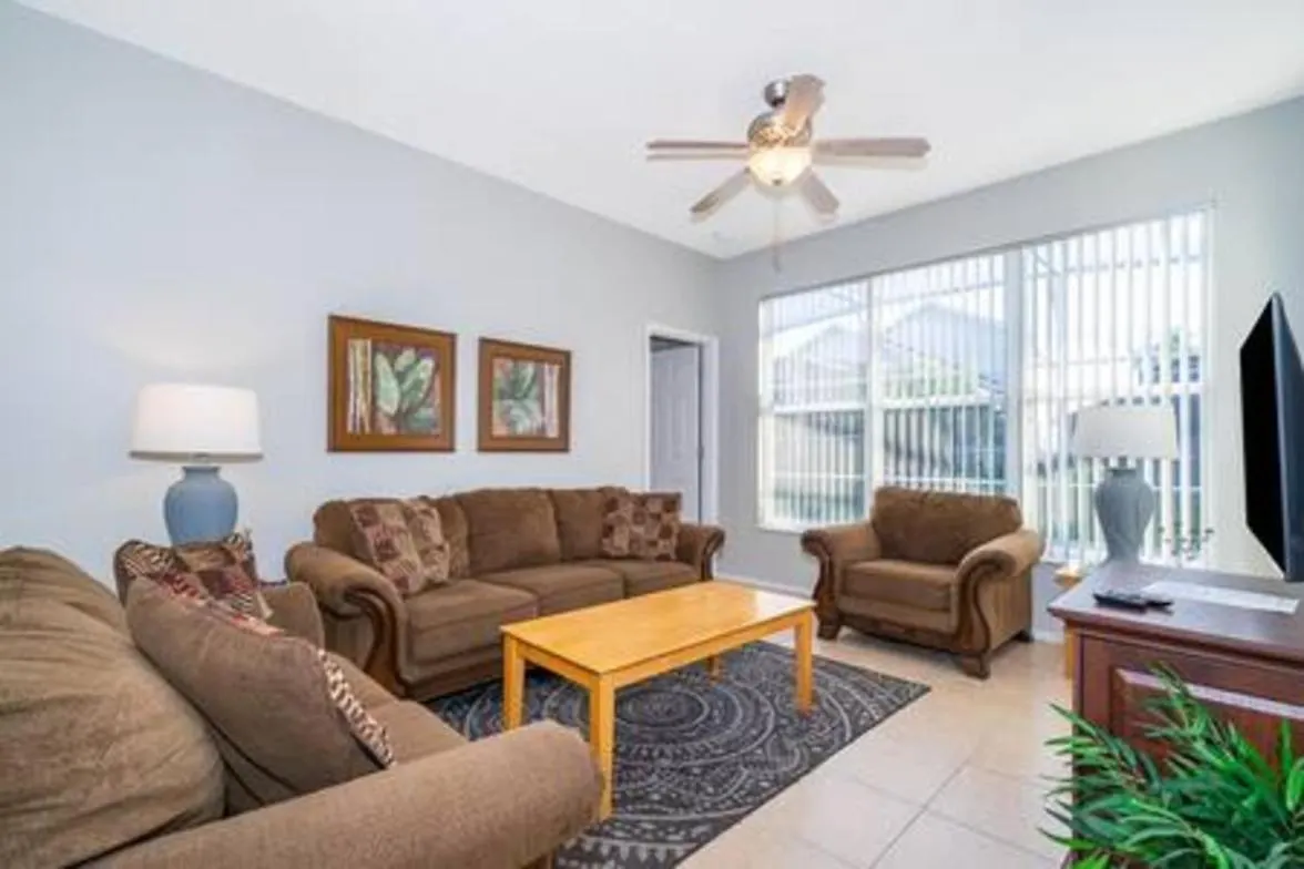 Newly Renovated Close To W Private Pool