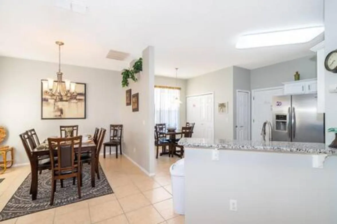 Newly Renovated Close To W Private Pool