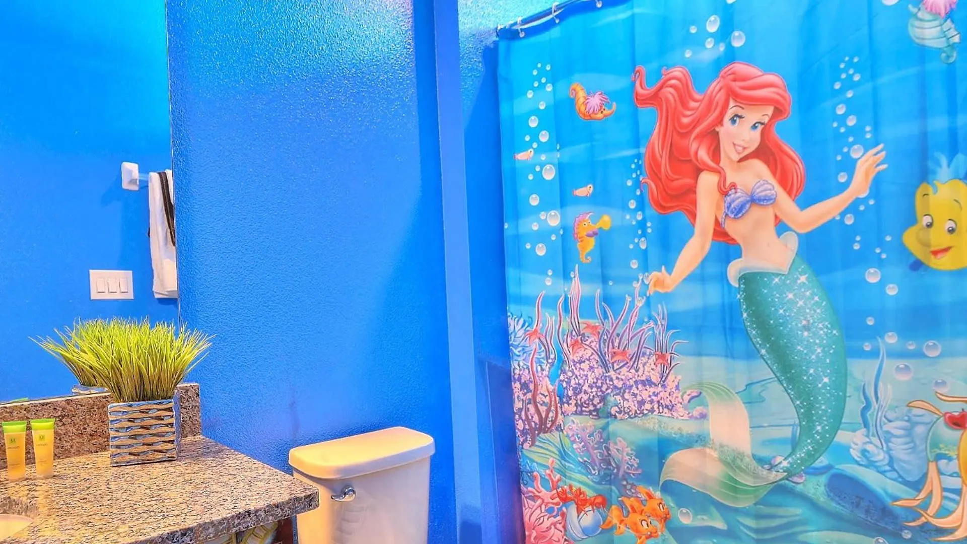 Breathtaking Lakeside 15b Movie Theme Pool-spa * קיסימי