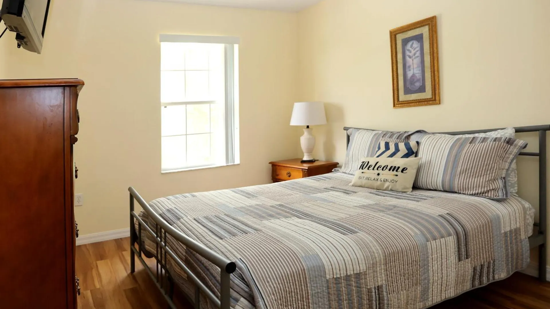 Villa Unidisl 3br3b Near Quiet Community, Pool, Private Hot Tub, Bbq & Games *