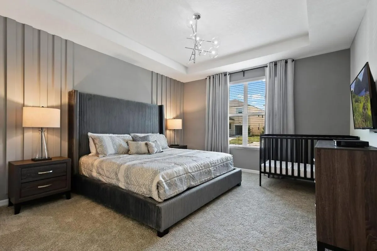 8950cbd Amazing 9br Lakeview In Solara *