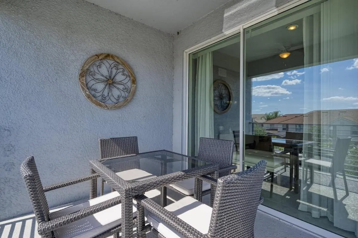 3 Bed Close To At Storey Lejlighed *