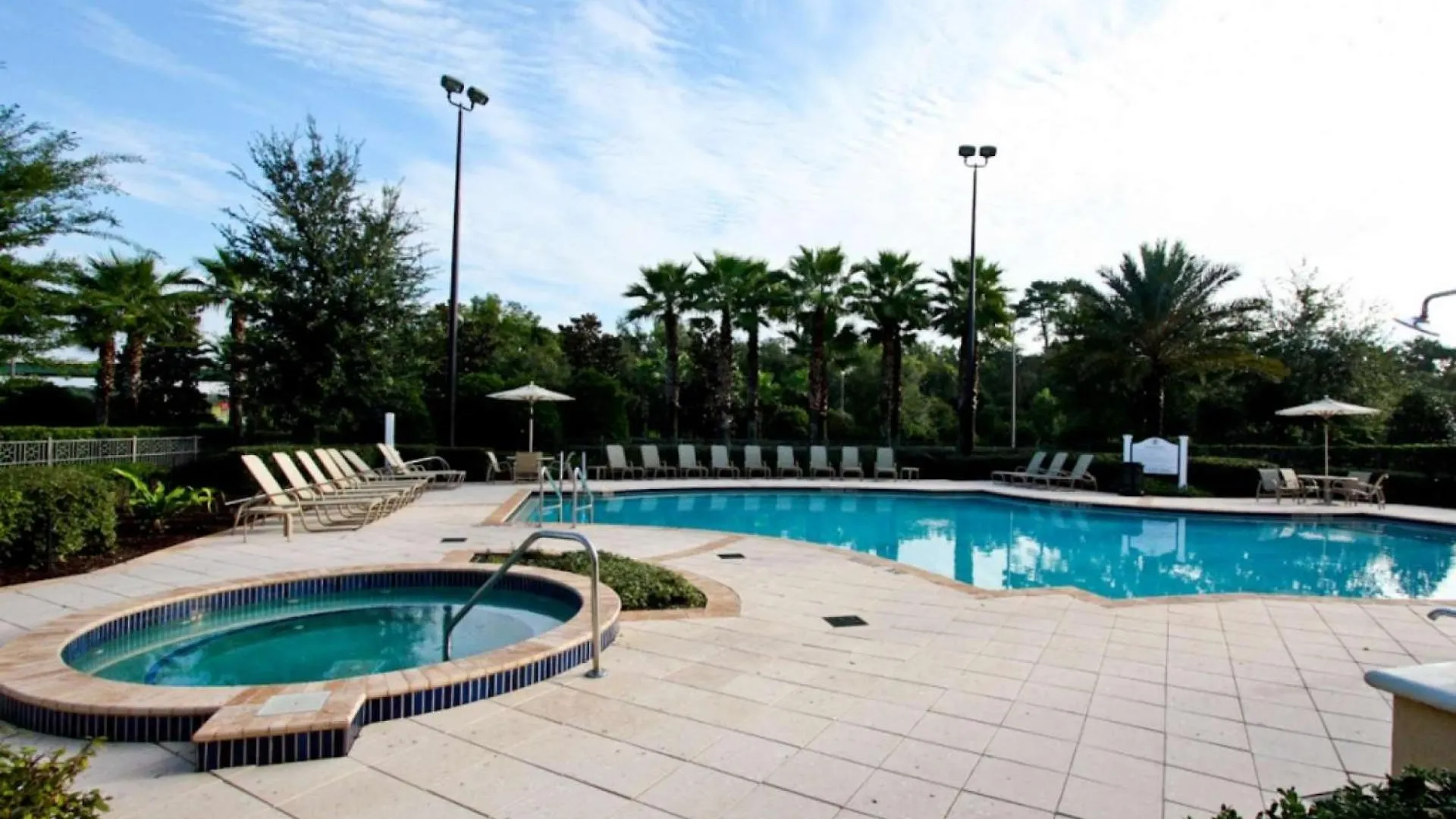 5 Bed Townhouse Near - Reunion