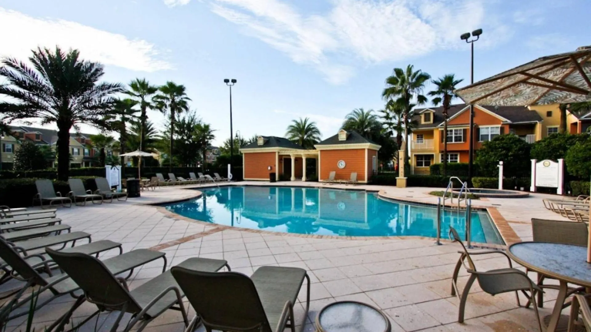 5 Bed Townhouse Near - Reunion *