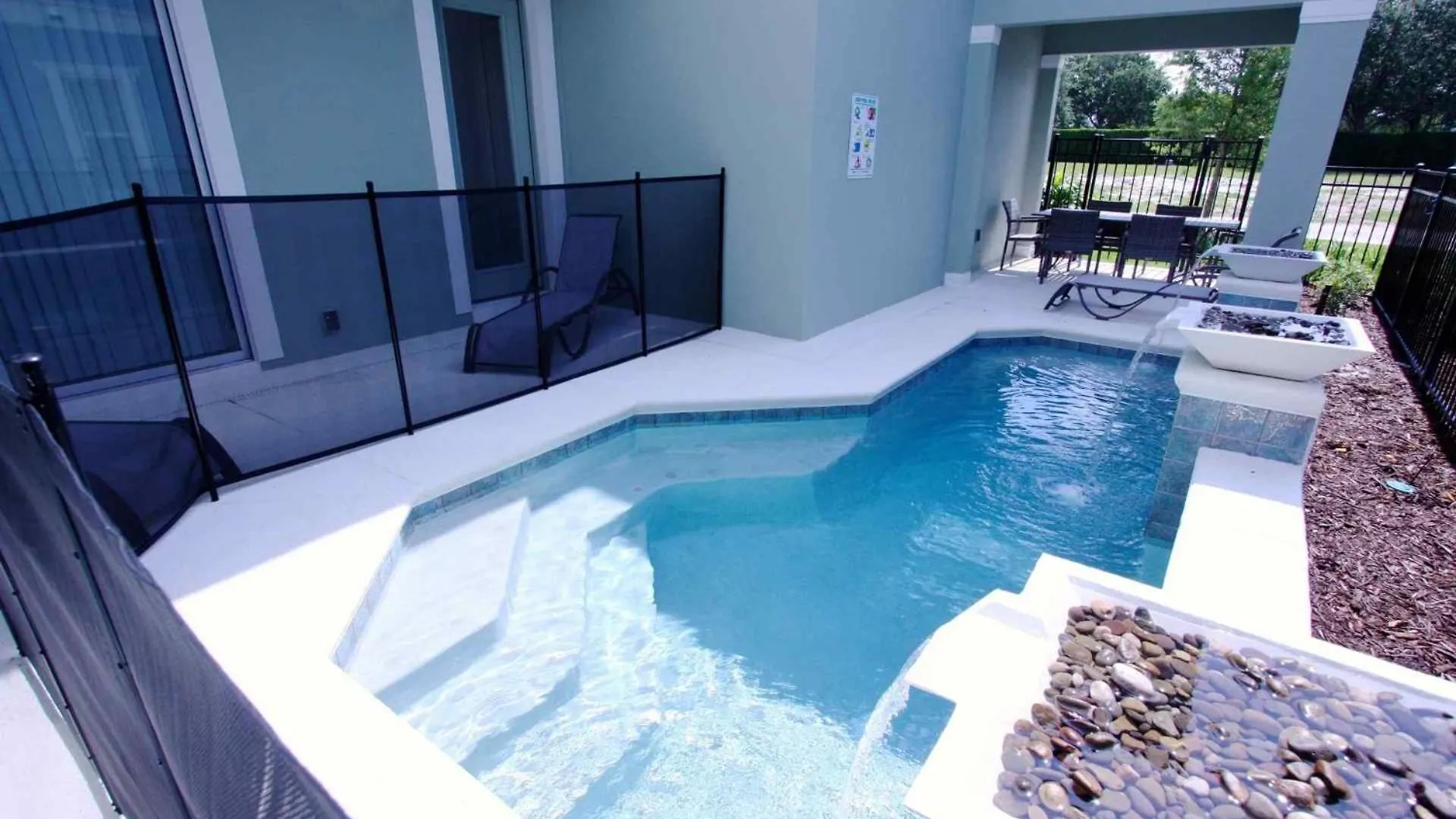 5 Bed Townhouse Near - Reunion Holiday home *