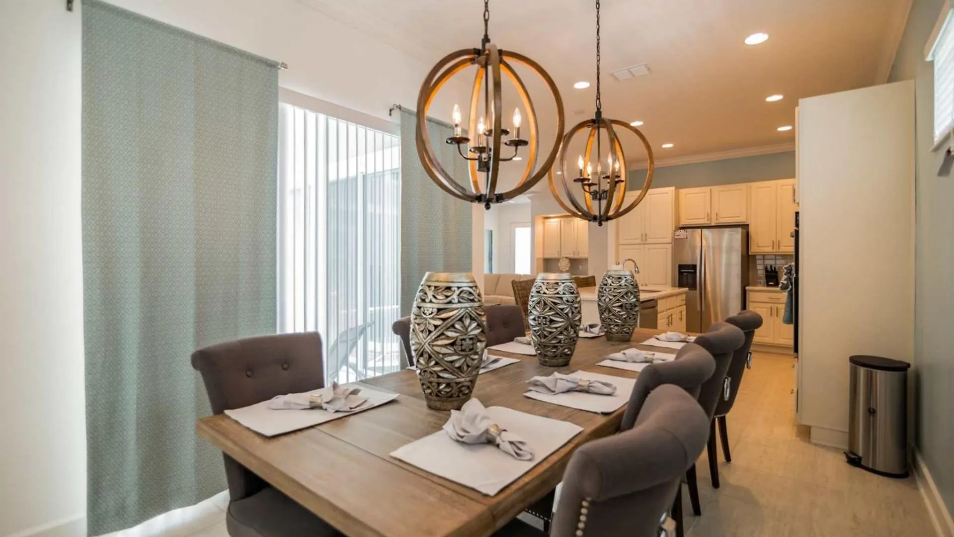 5 Bed Townhouse Near - Reunion Holiday home *