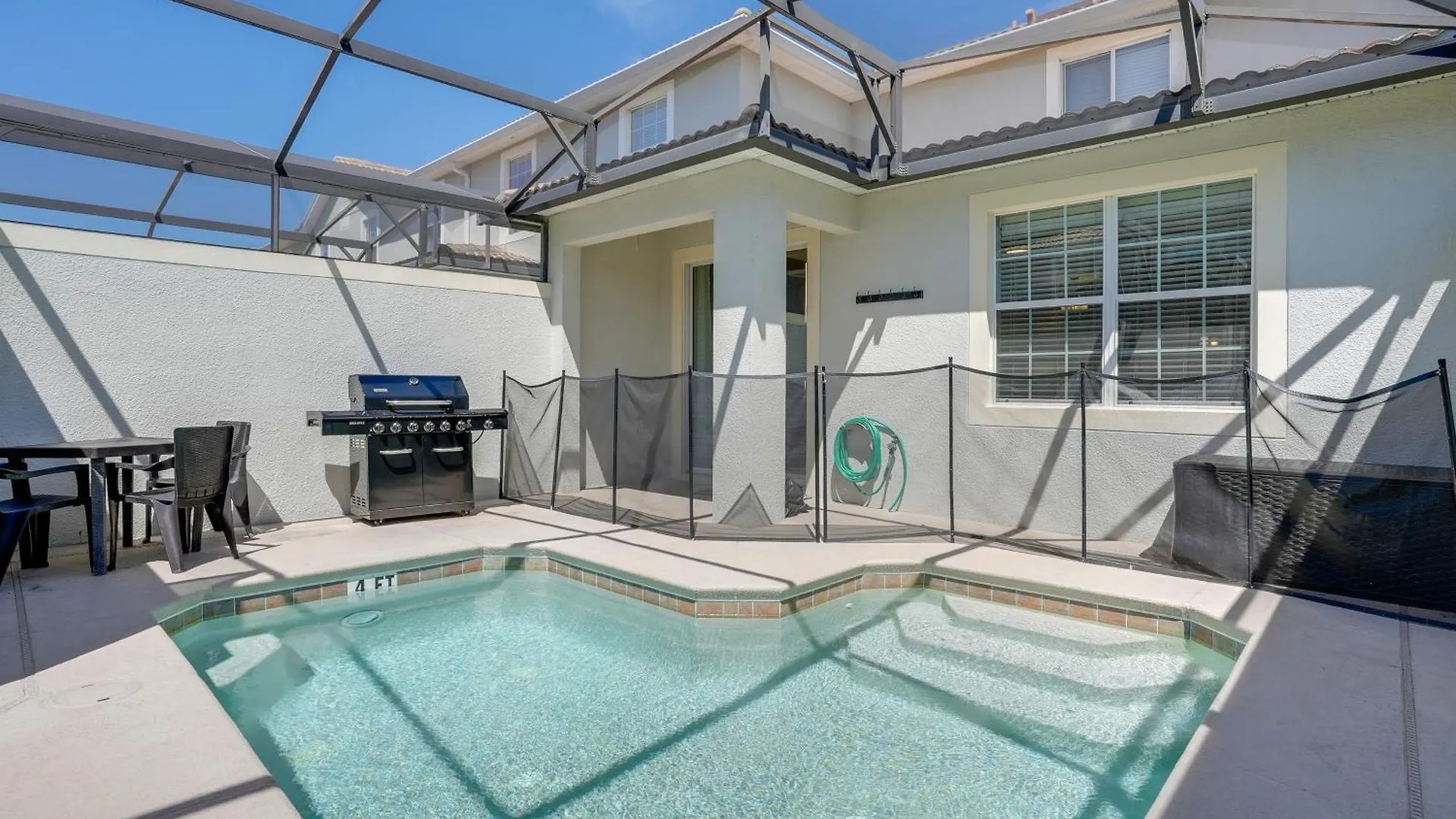 Getaway With Pool Access 5 Mi To Holiday home Kissimmee