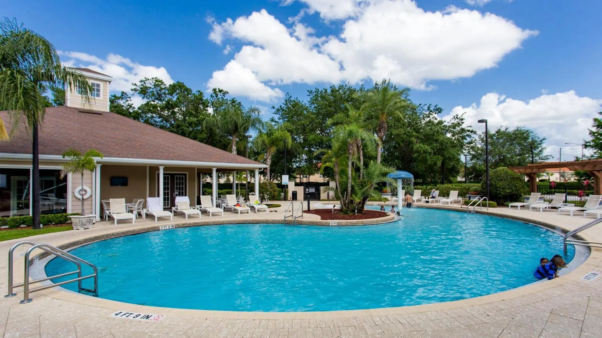 Amazing 3 Bedrooms At Lucaya- 7 Miles From *