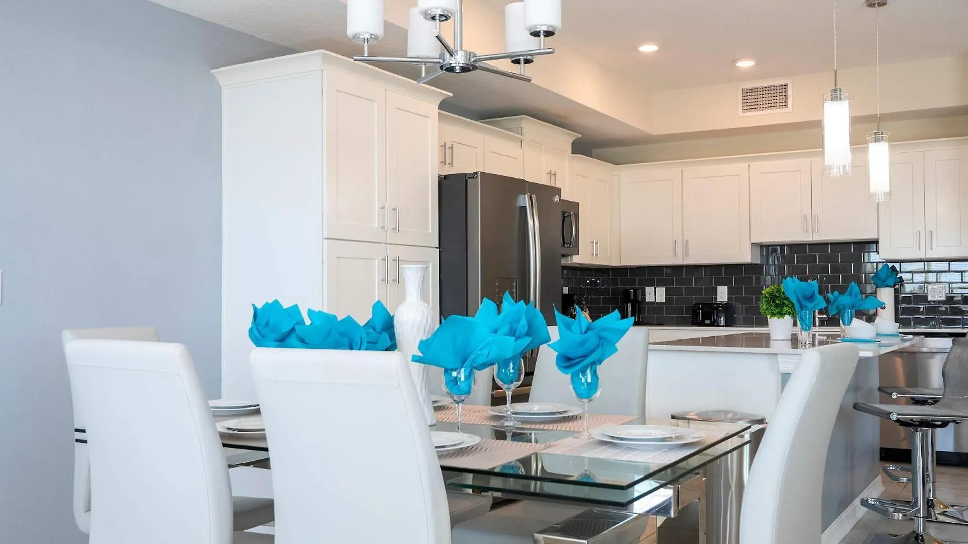 Gorgeous 2bd Close To At Storey Kissimmee