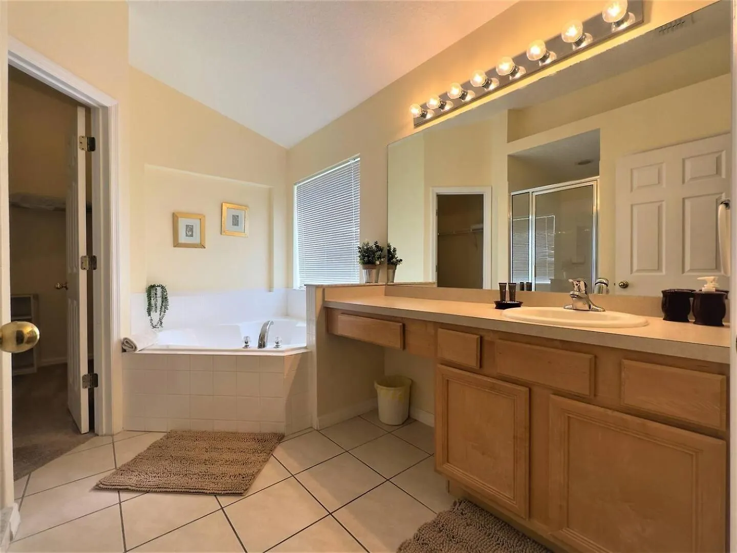 Feriehus Restful 4br 3ba With Bbq, Heated Pool & *