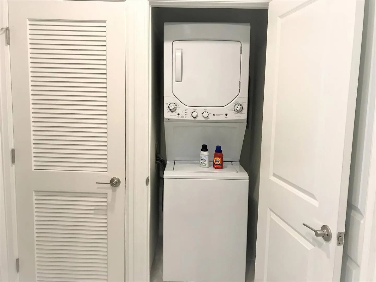 Our Stylish 2 Bedroom 6 Minutes To World 아파트 *