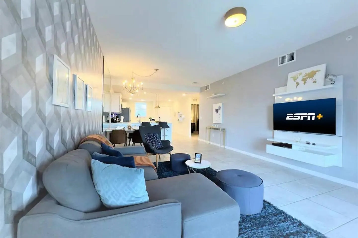 Our Stylish 2 Bedroom 6 Minutes To World 아파트