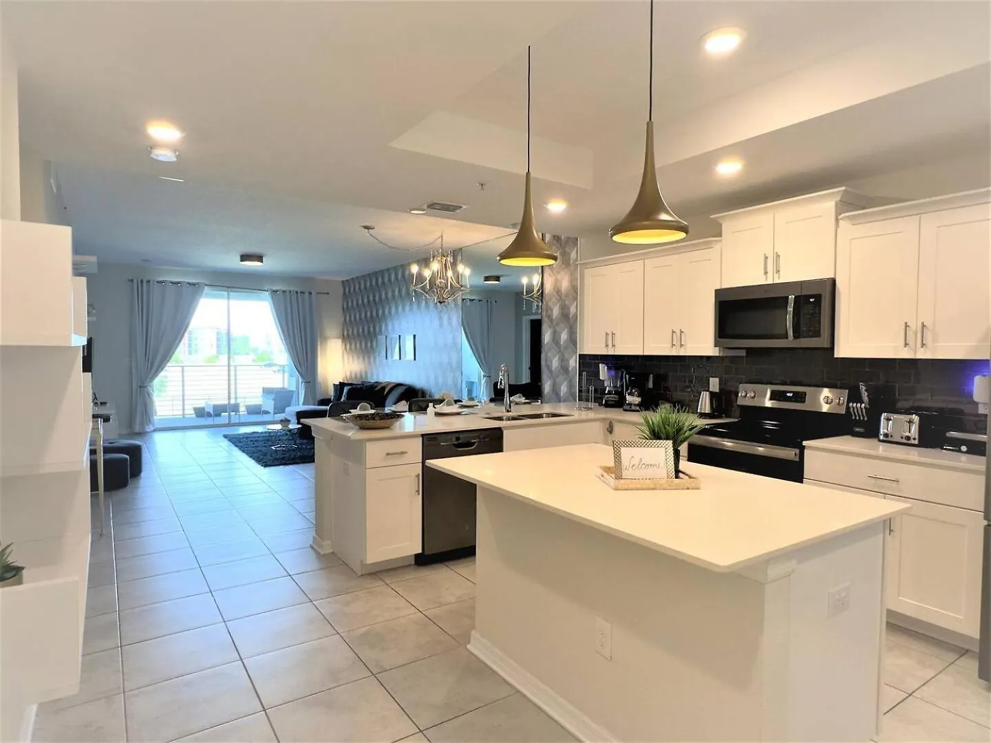 Our Stylish 2 Bedroom 6 Minutes To World 아파트