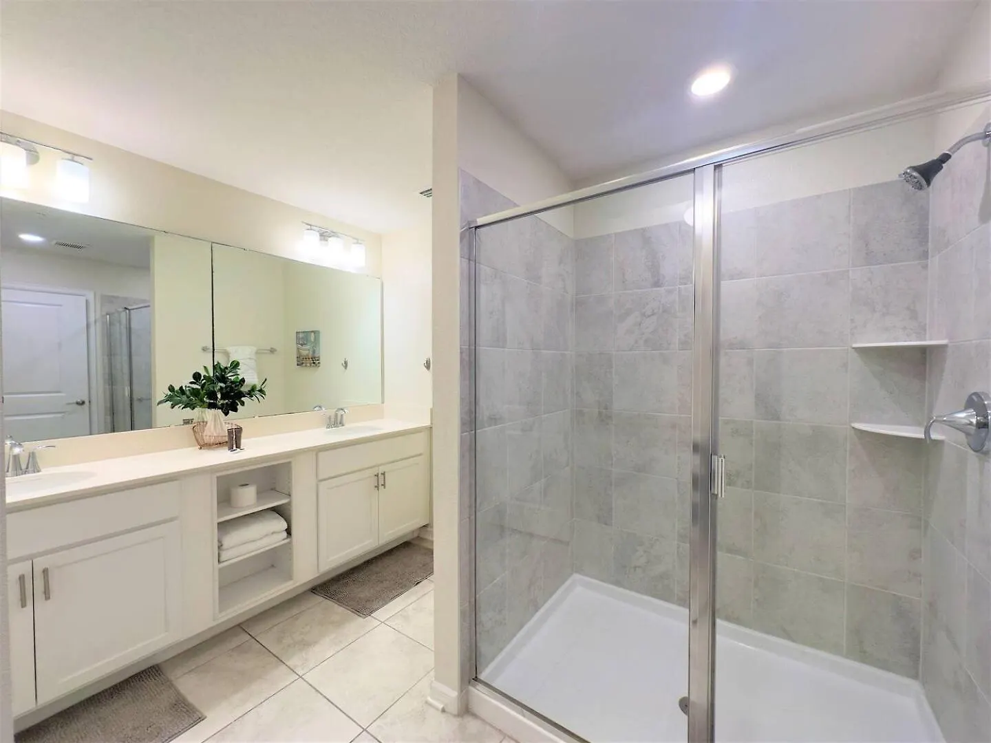 Our Stylish 2 Bedroom 6 Minutes To World 아파트 *