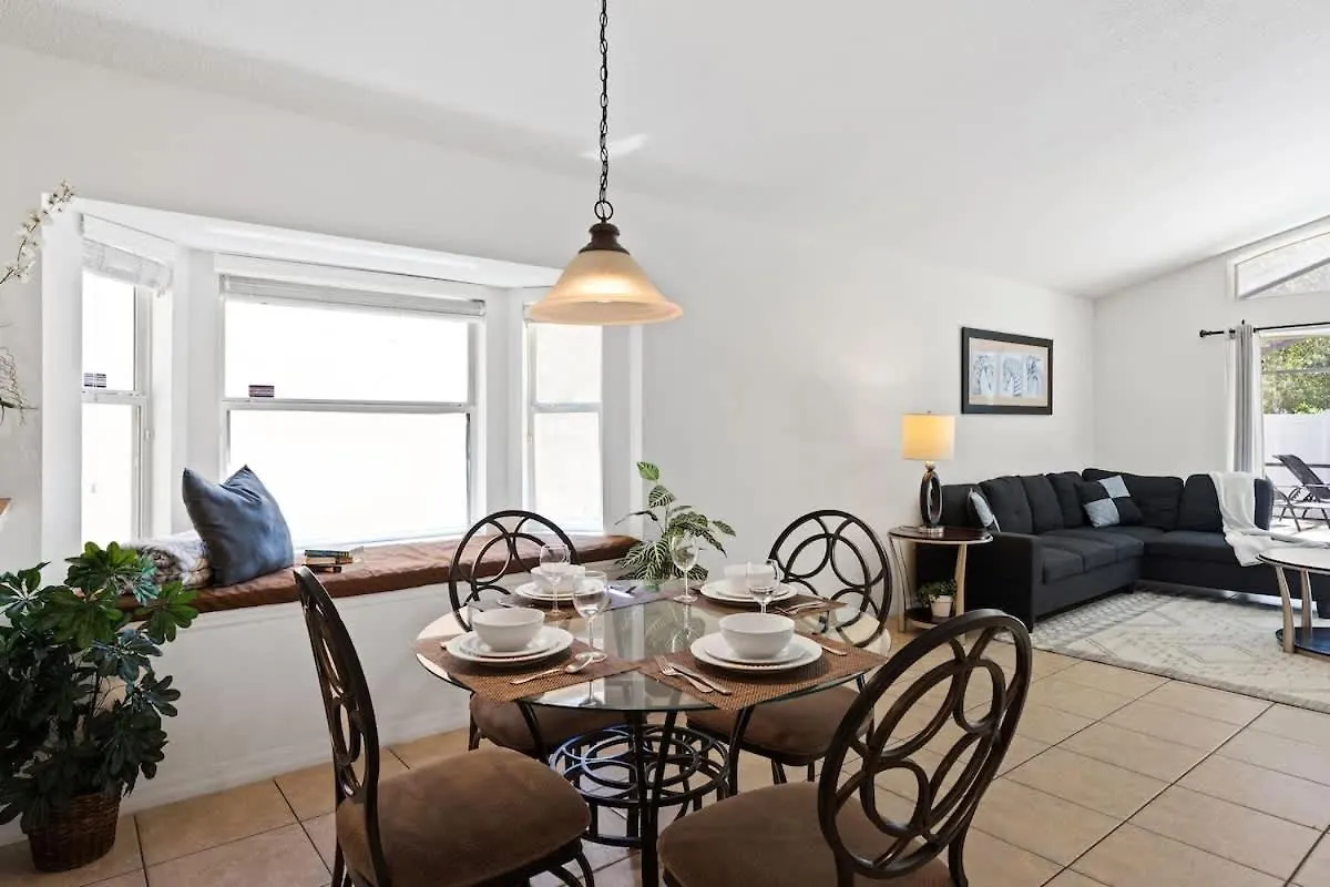 Ground Floor Spacious House 4br Vp2512 펜션