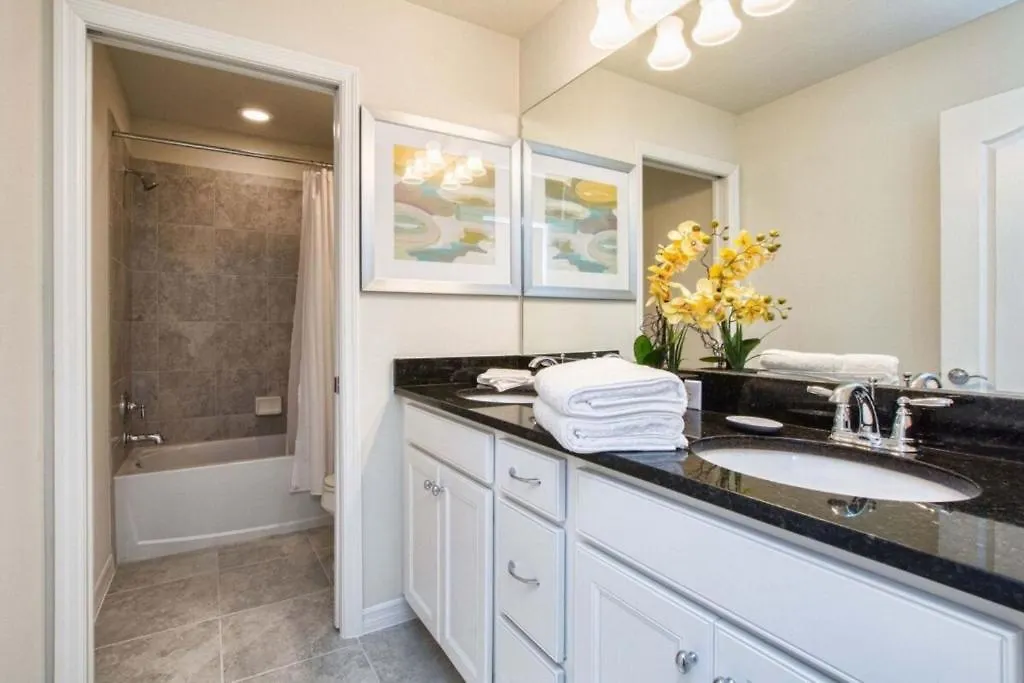 1800 Luxury Windsor Near Oversize Pool Villa