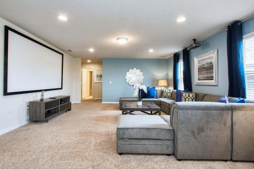 1800 Luxury Windsor Near Oversize Pool