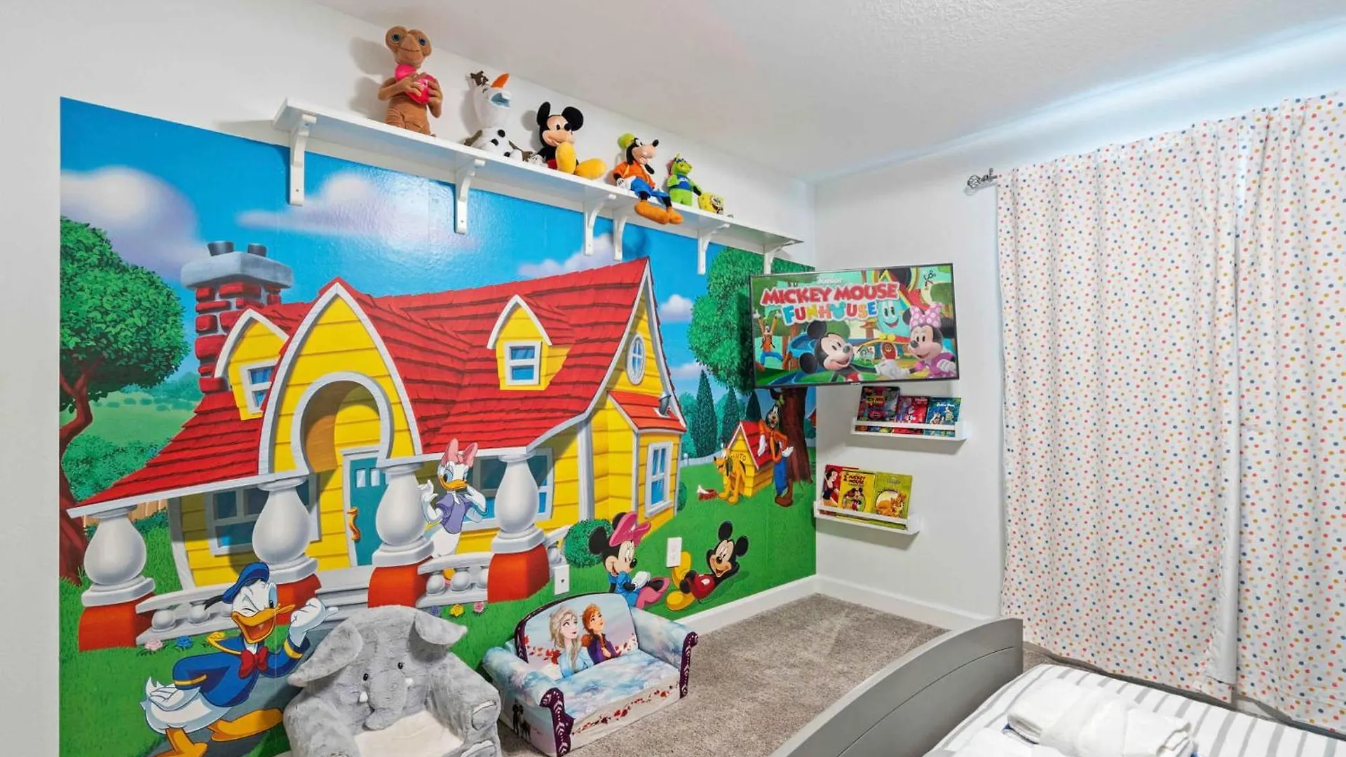 بيت للعطل Magical Themed With Pool In *