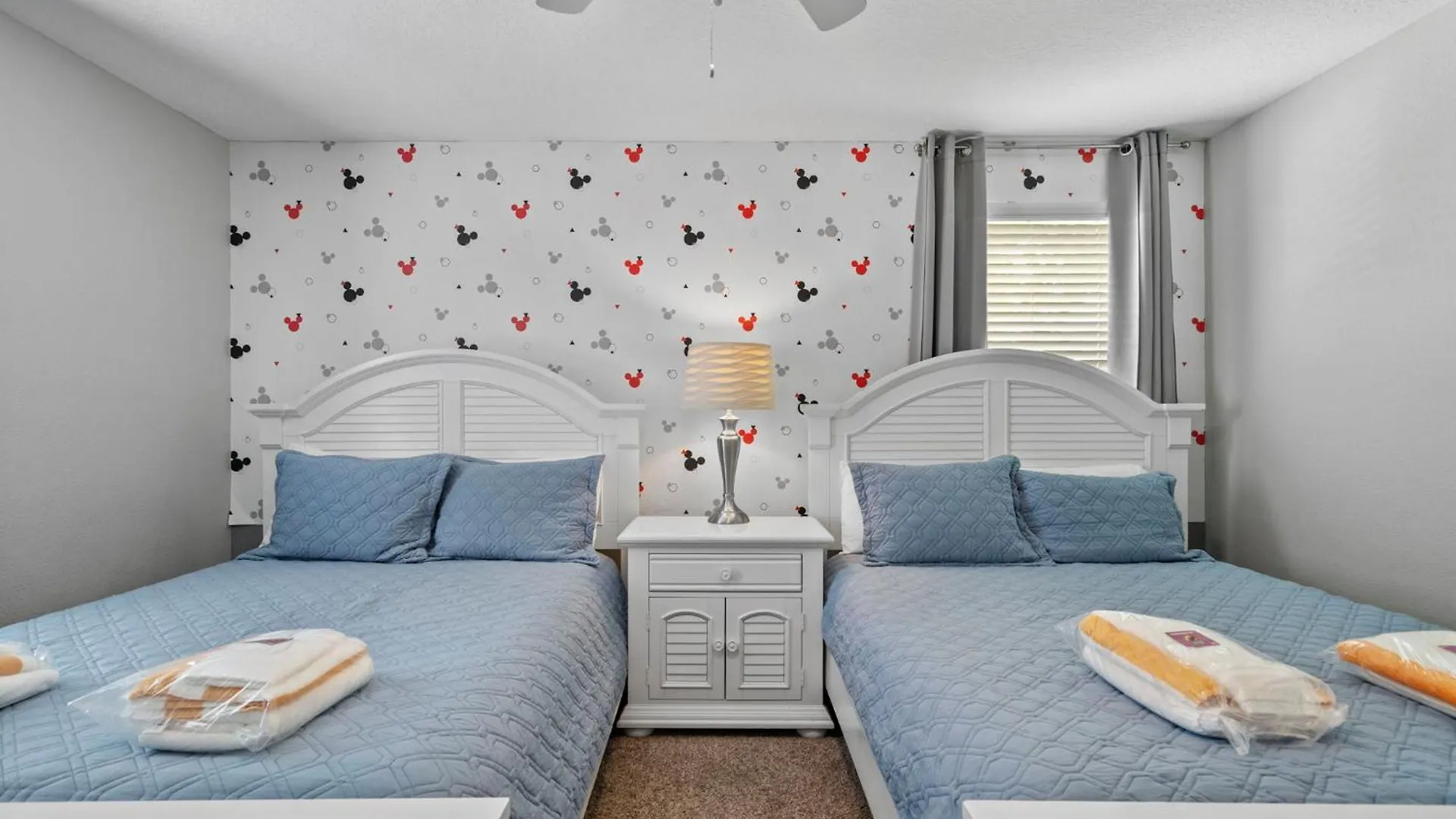 5 Bedroom 5 Bathroom Storey 4760kc Holiday home