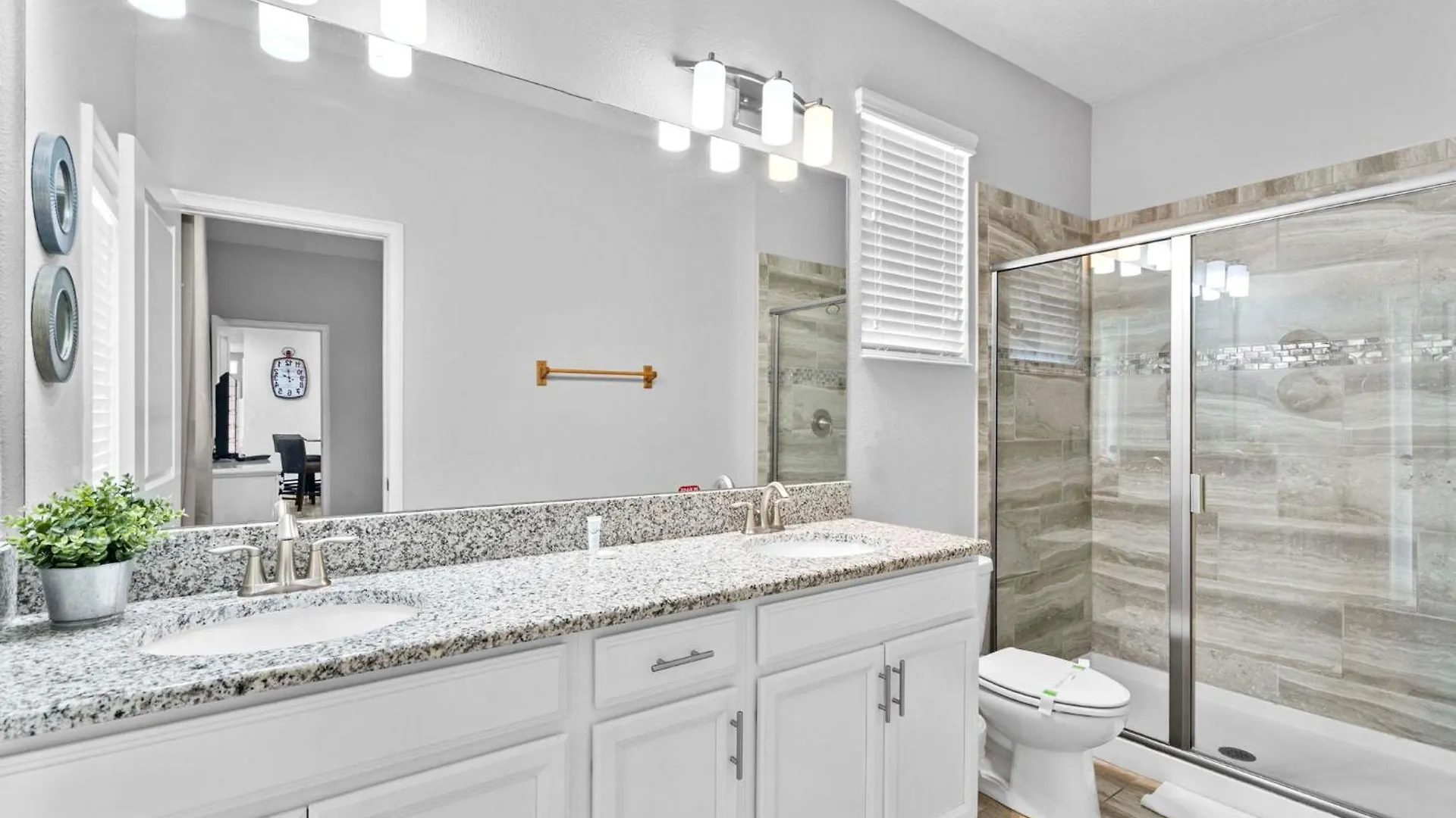 5 Bedroom 5 Bathroom Storey 4760kc * Kissimmee
