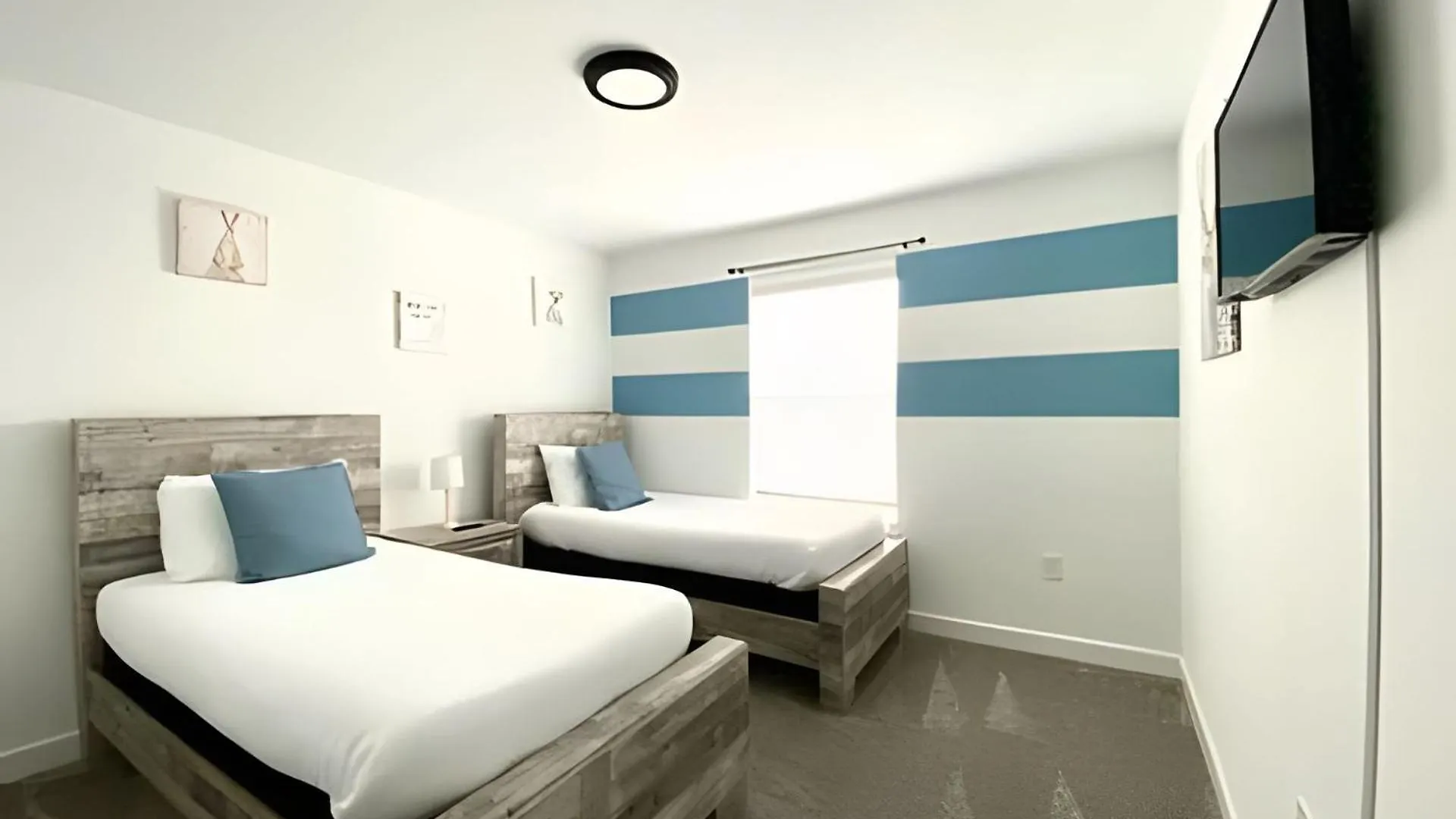 Luxurious W/ Pool Near בית נופש *