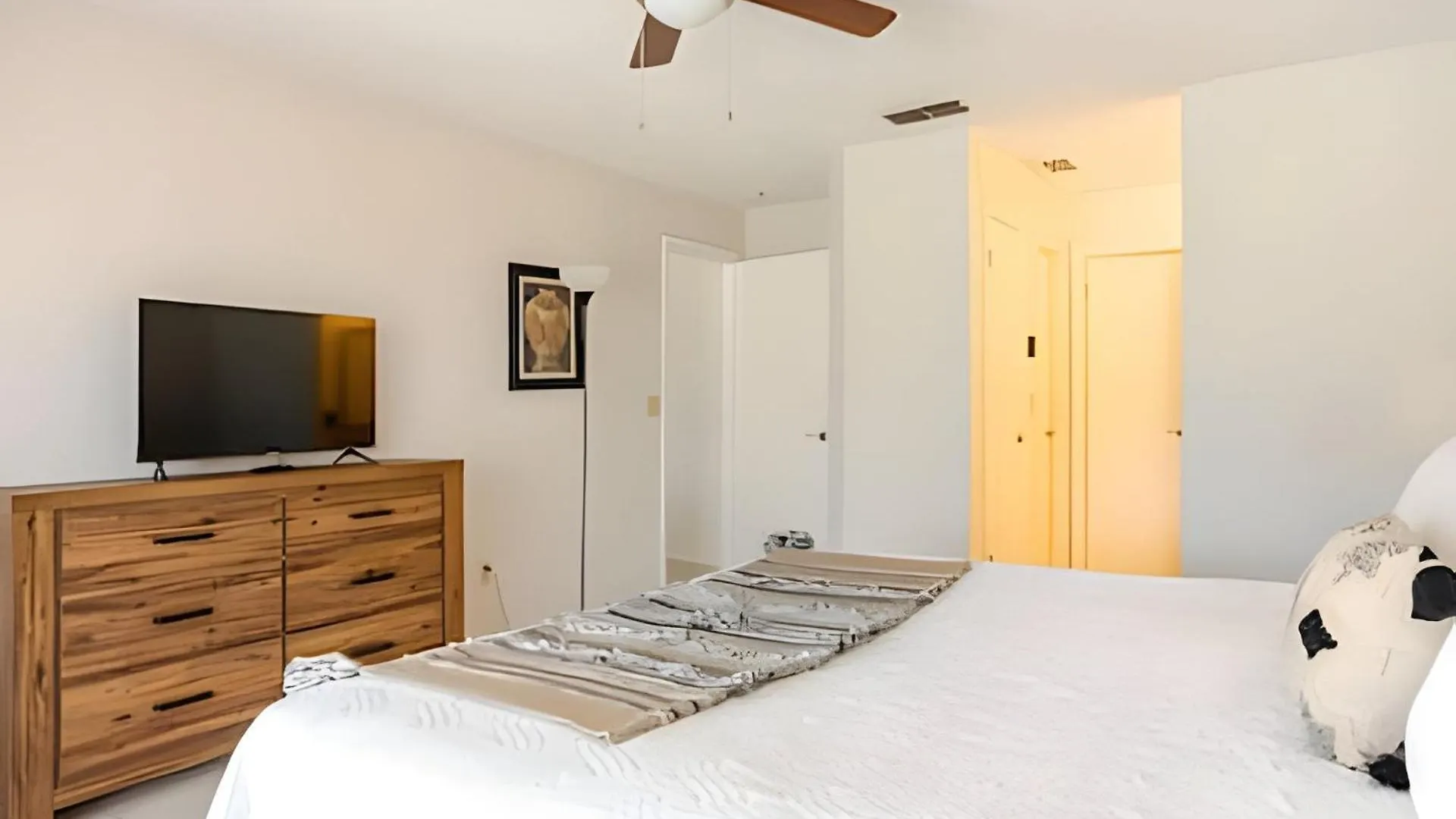 Lakeside View Pool Home, Close To Disney, Malls Сasa de vacaciones *