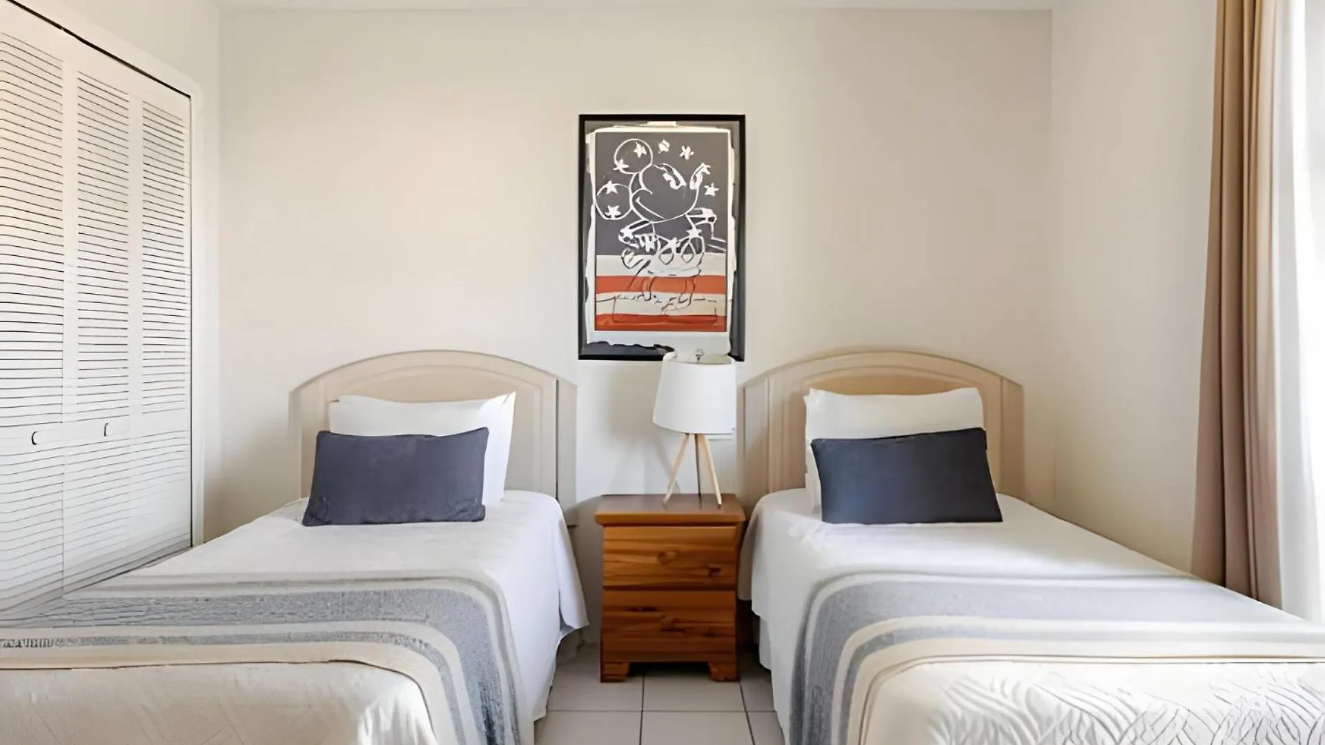 Lakeside View Pool Home, Close To Disney, Malls Сasa de vacaciones
