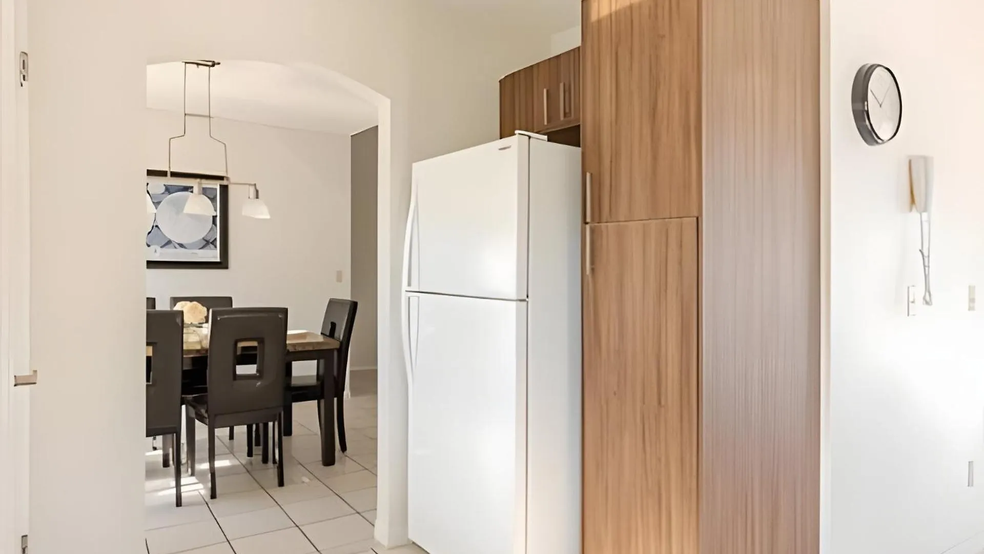 Lakeside View Pool Home, Close To Disney, Malls Сasa de vacaciones