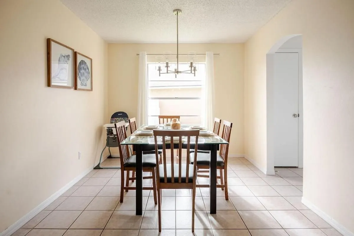 *renovated* Located Pool キシミー
