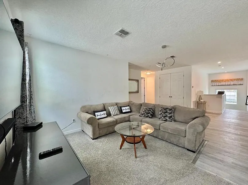 8906 Caroline Bay Ct Kissimmee, Fl 34747 *