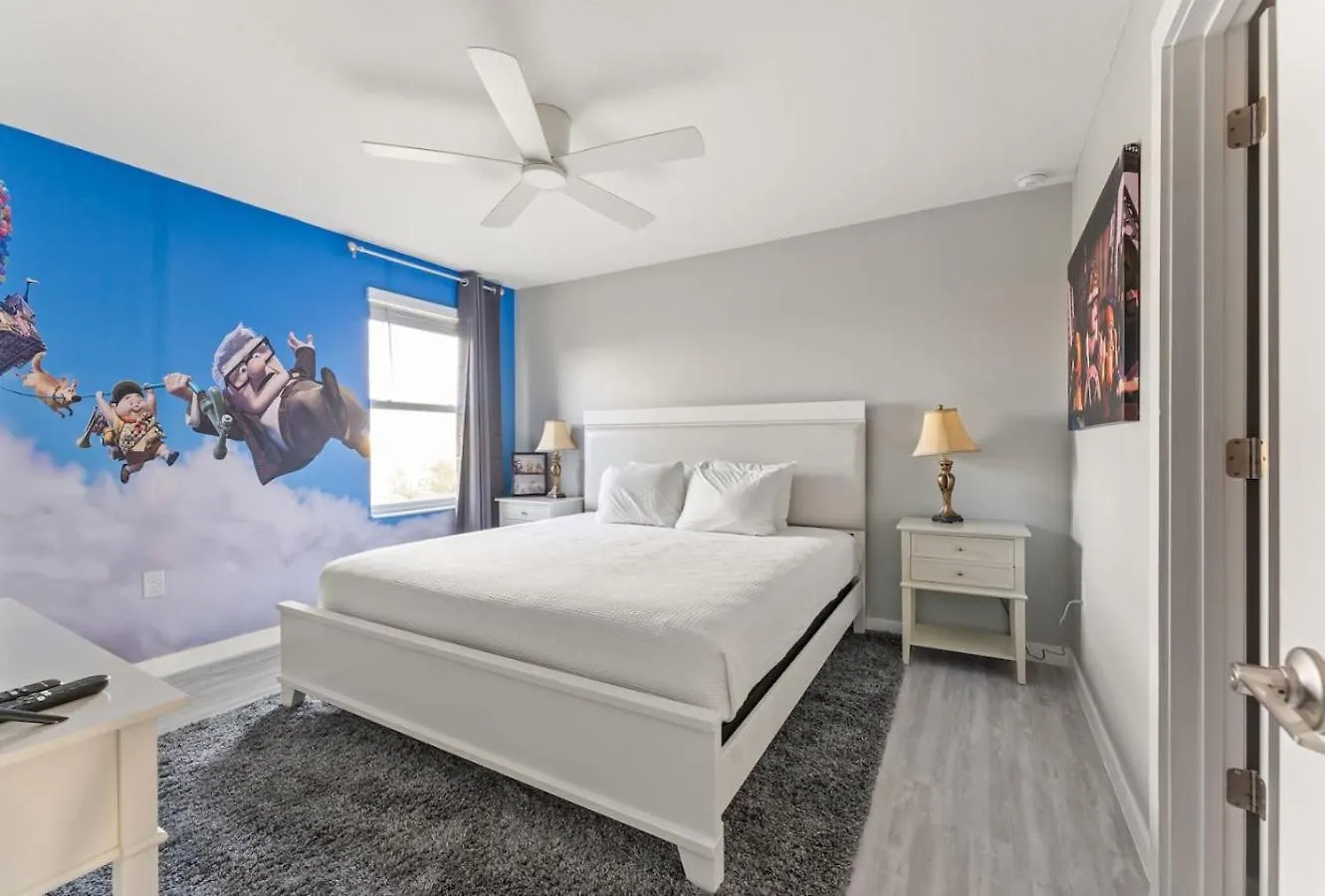 Lakefront 9br Pool Near World Kissimmee
