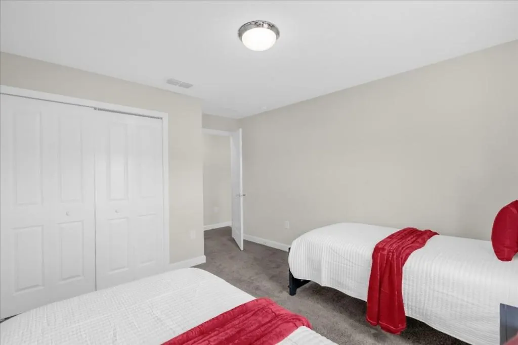 4 Bedrooms-3 Bathrooms- Storey 2885ss *