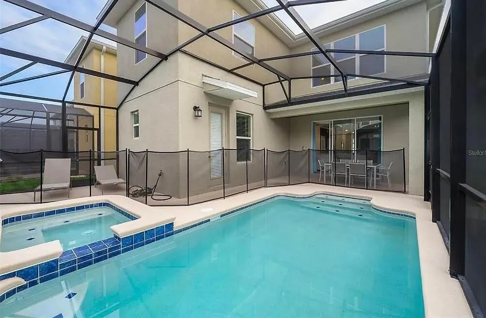 Storeylake 5bd Pool 5min Walking Clubhouse *