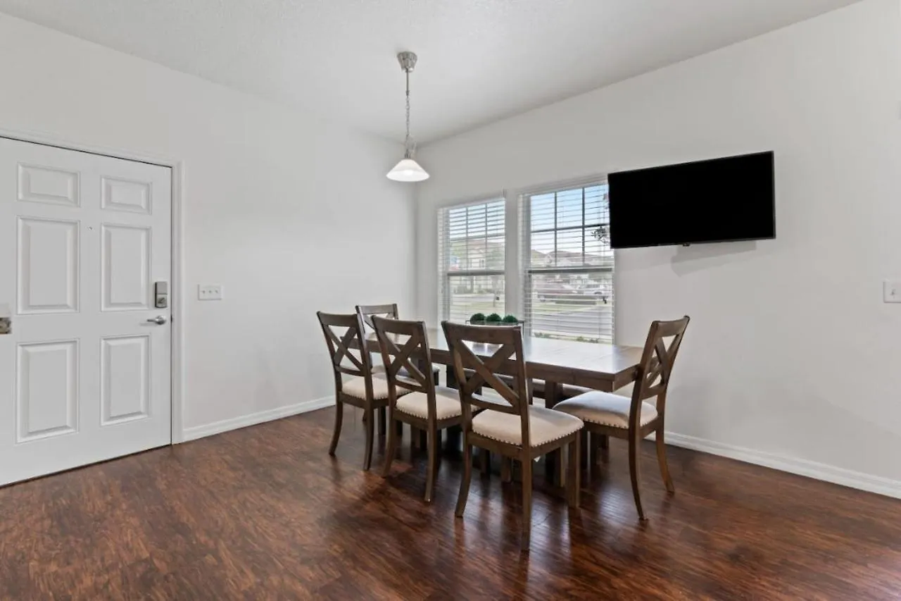 Holiday home Amazing 4bdr Few Miles From Kissimmee