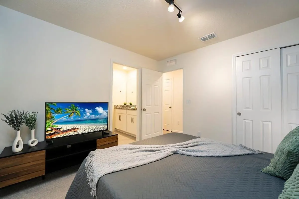 Modern 6br Retreat Private Pool Near *