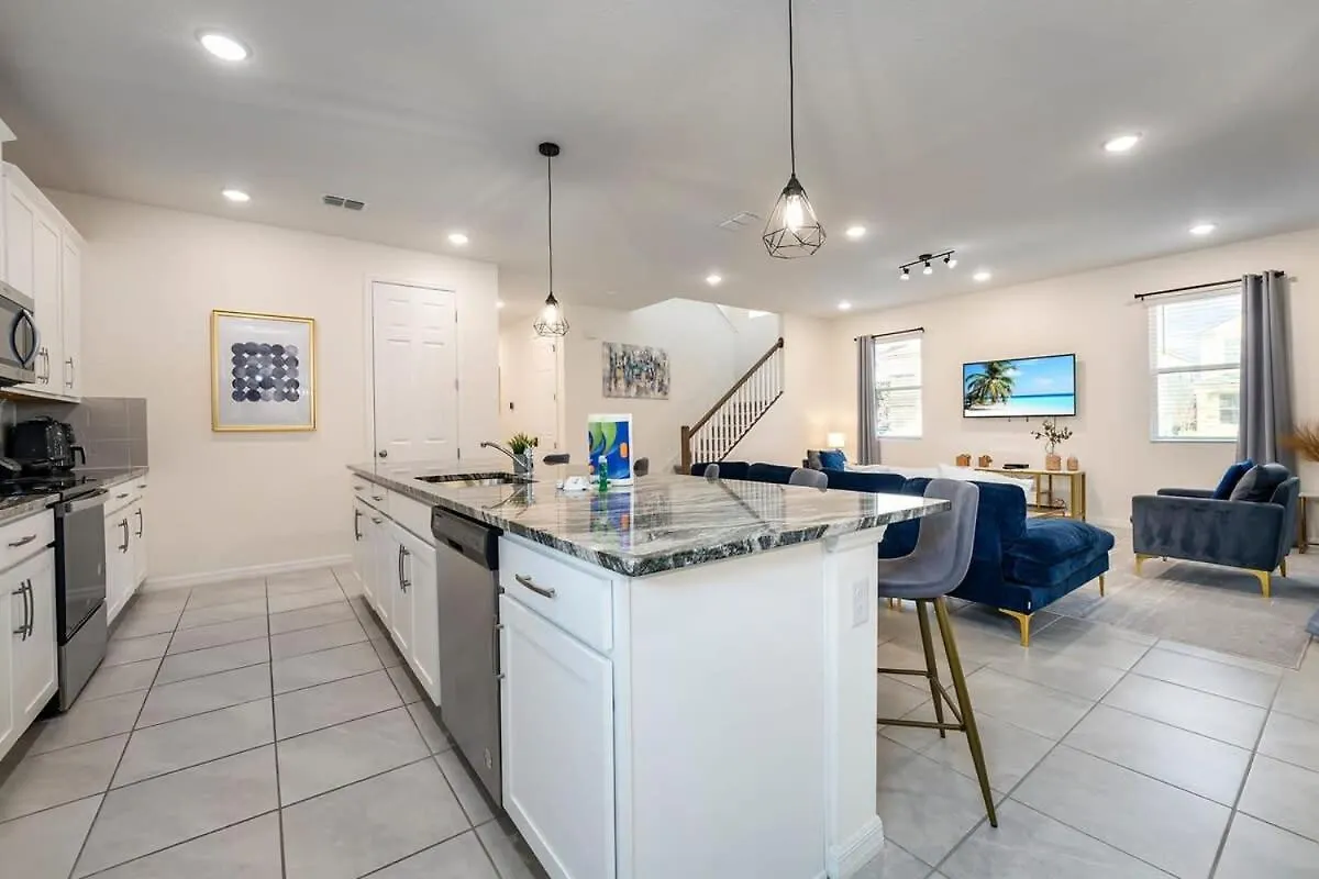 Modern 6br Retreat Private Pool Near