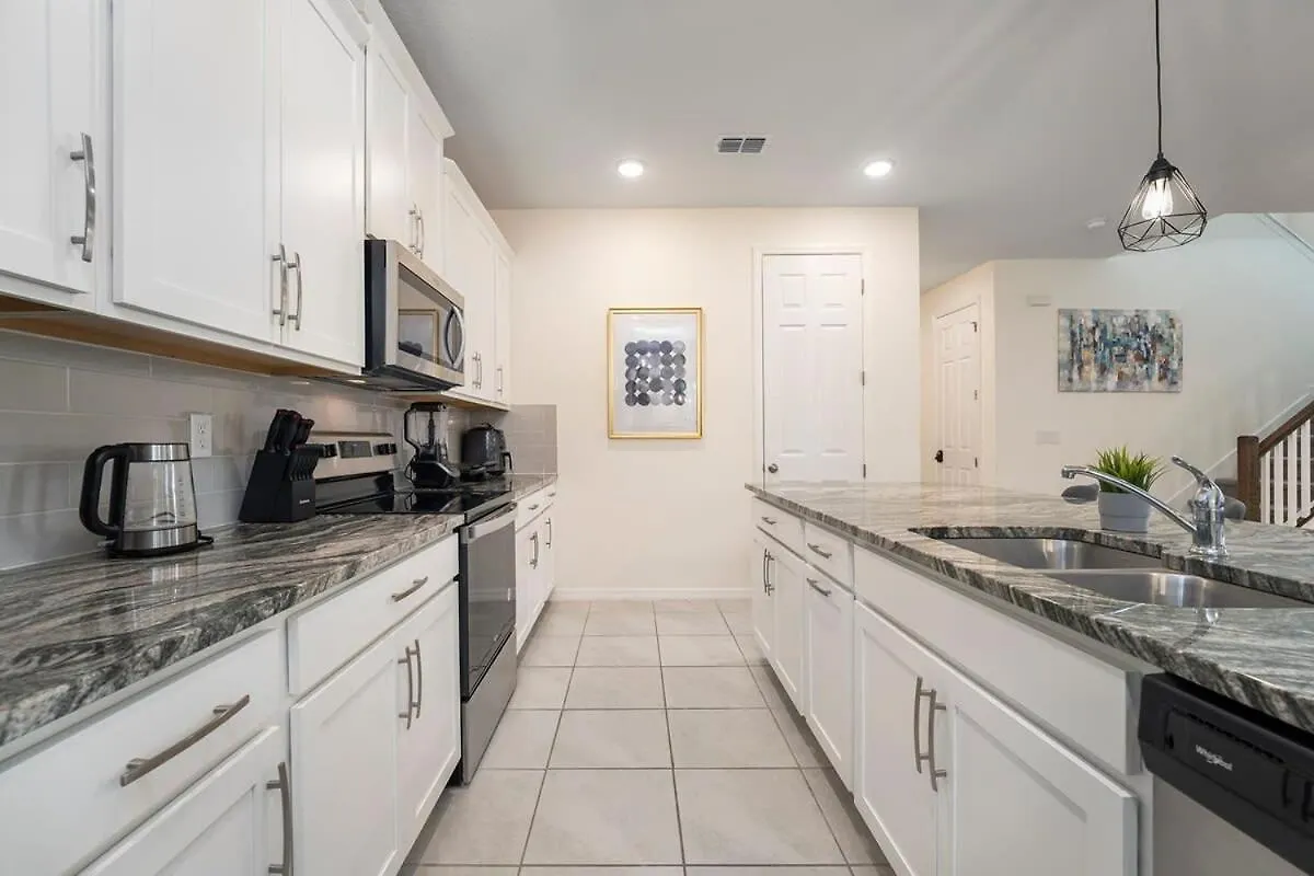 Modern 6br Retreat Private Pool Near Villa Kissimmee