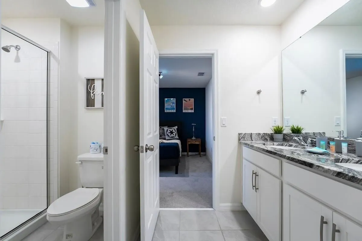 Modern 6br Retreat Private Pool Near Kissimmee