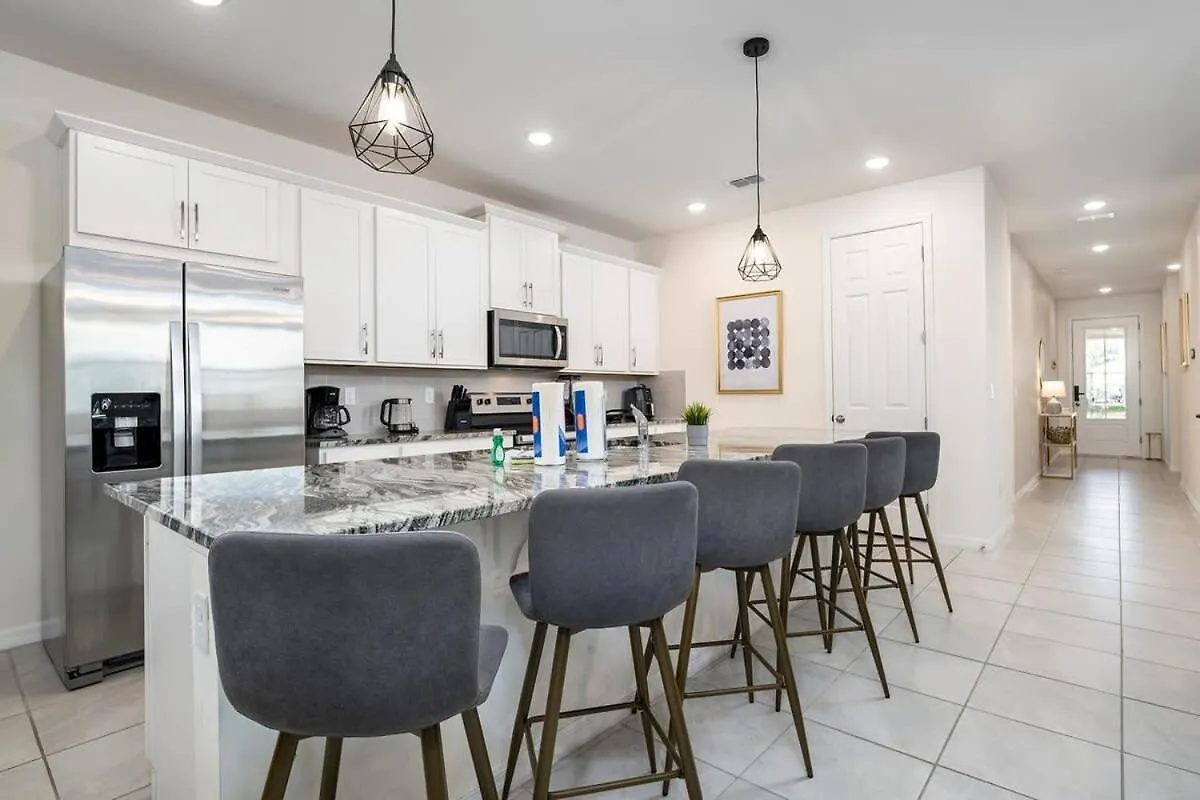 Modern 6br Retreat Private Pool Near *