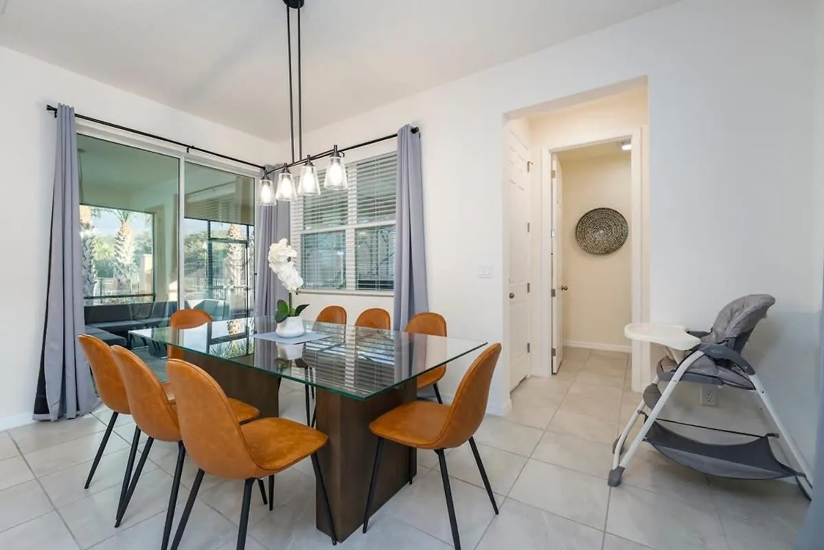 Modern 6br Retreat Private Pool Near