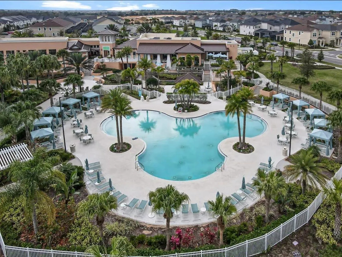 Modern 6br Retreat Private Pool Near Villa Kissimmee