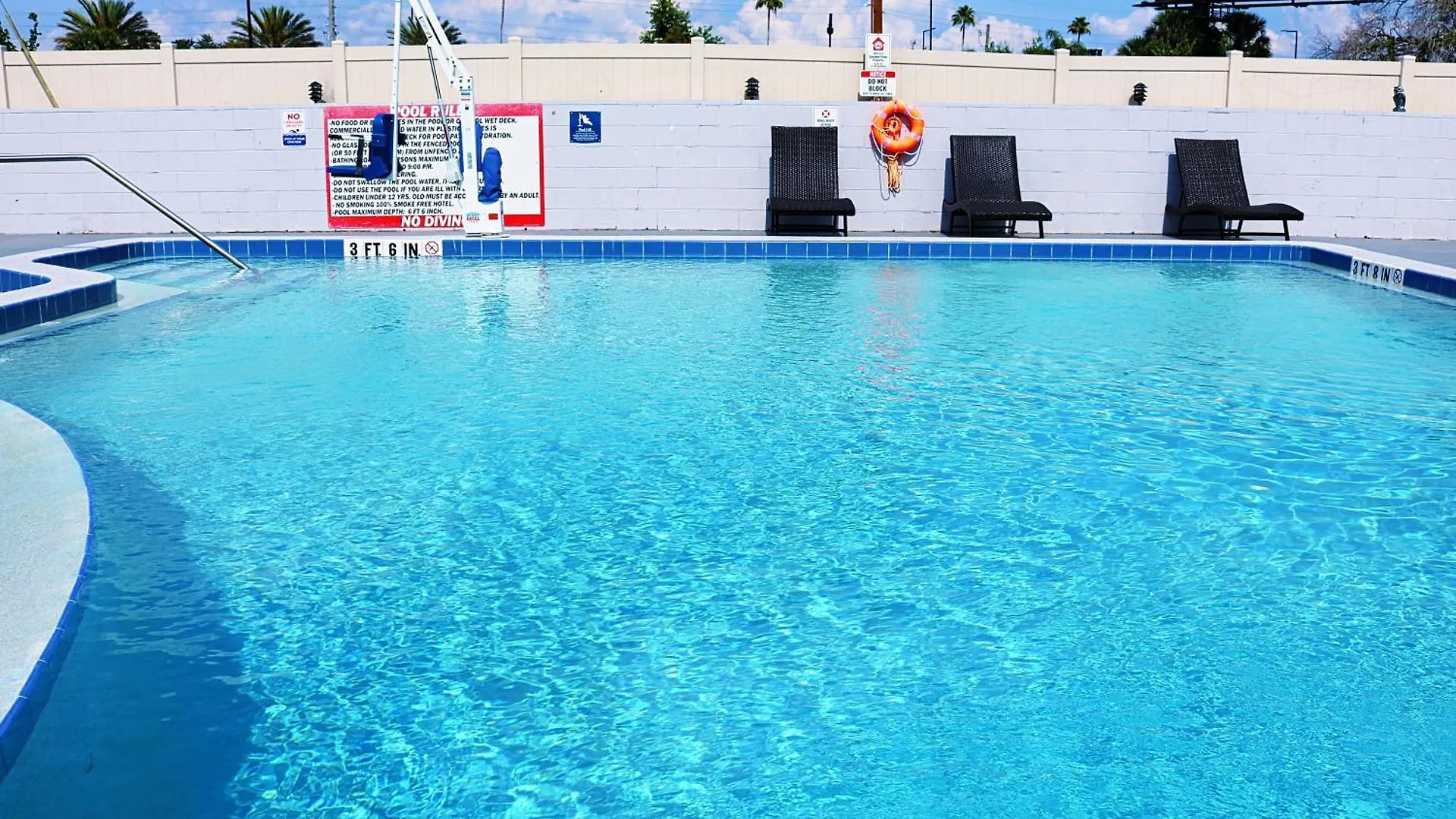 Magic Key - Near Motel 3*