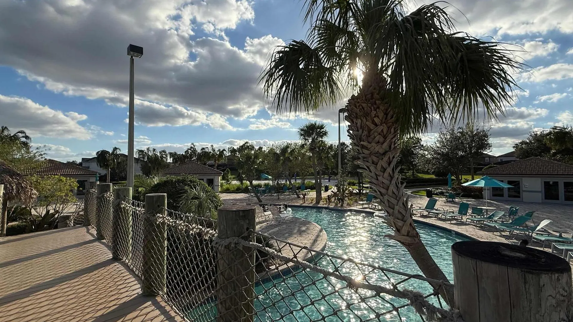 Serene Villa- Your Perfect Getaway Near The Fun *