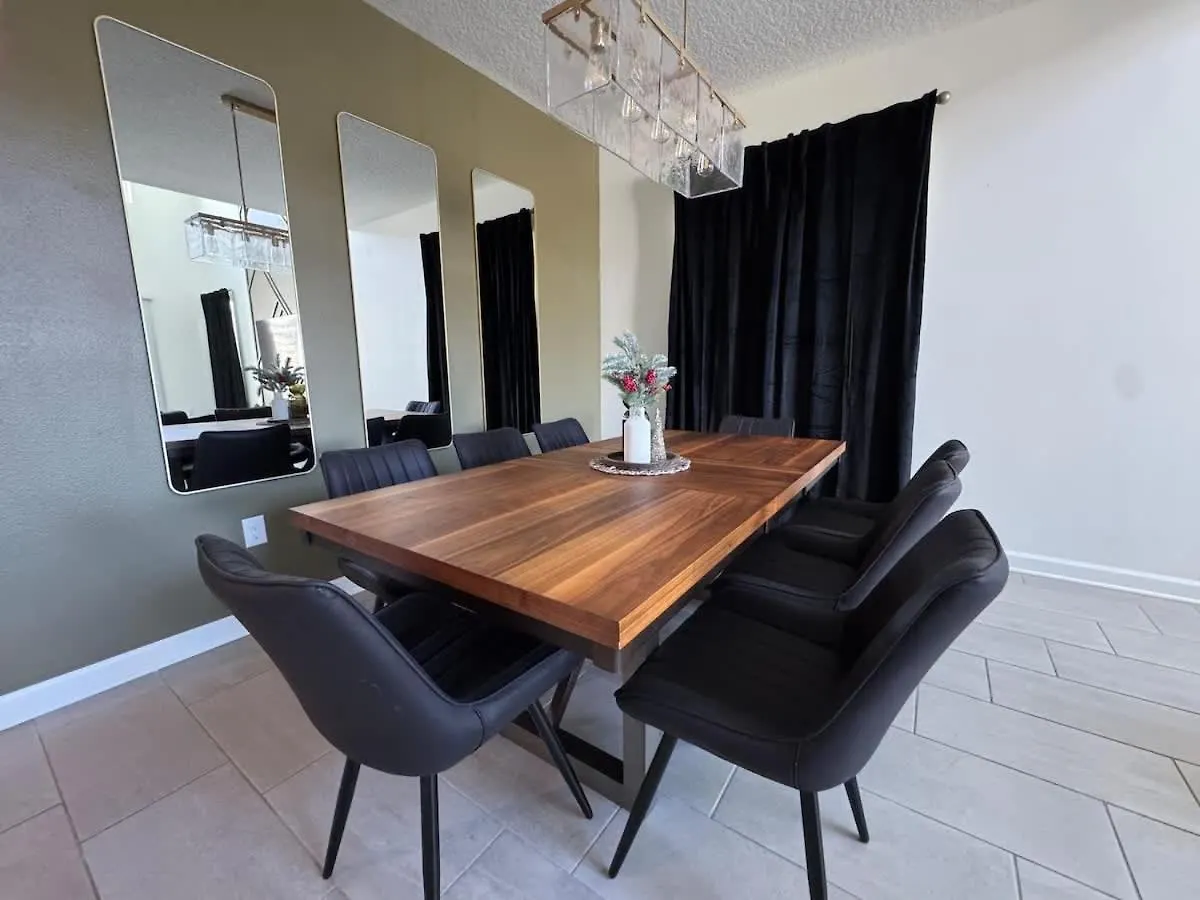 Serene Villa- Your Perfect Getaway Near The Fun