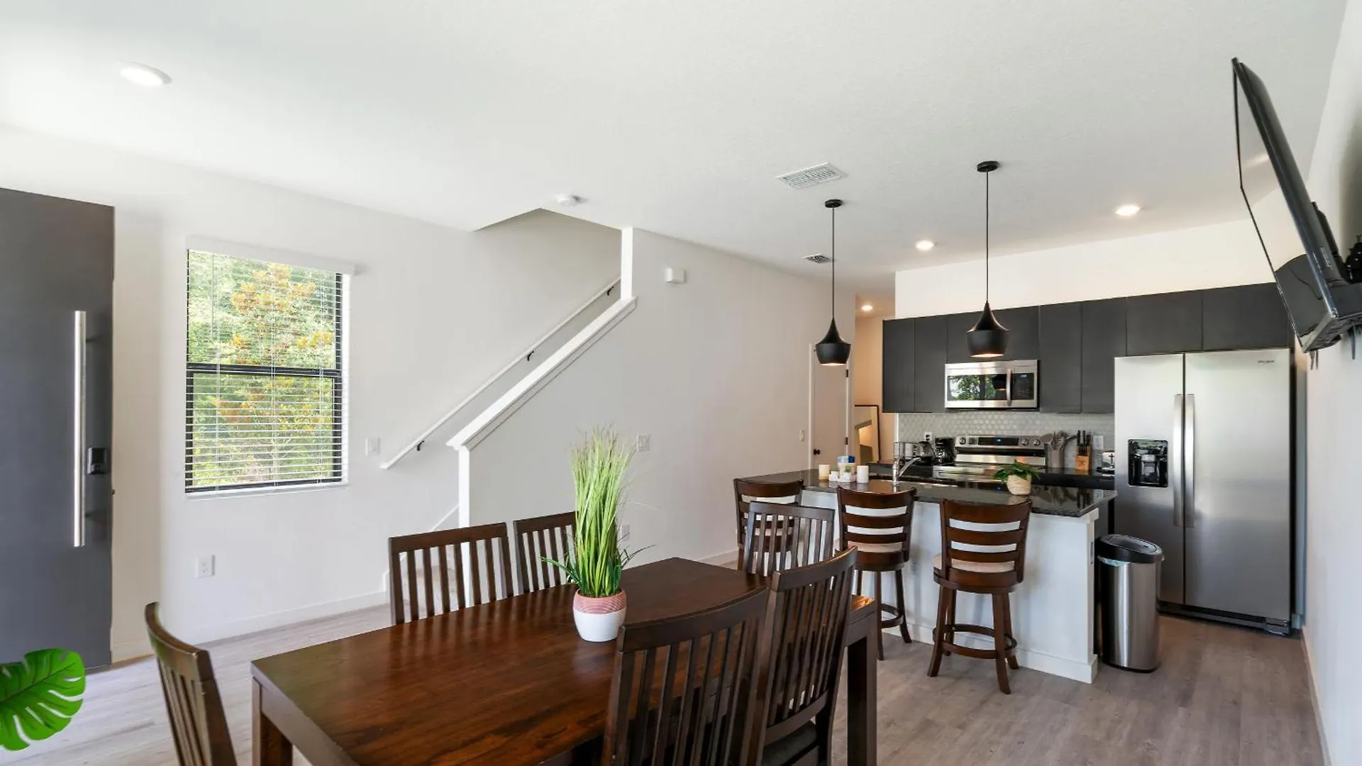 Brand New Townhouse, Min From 基西米
