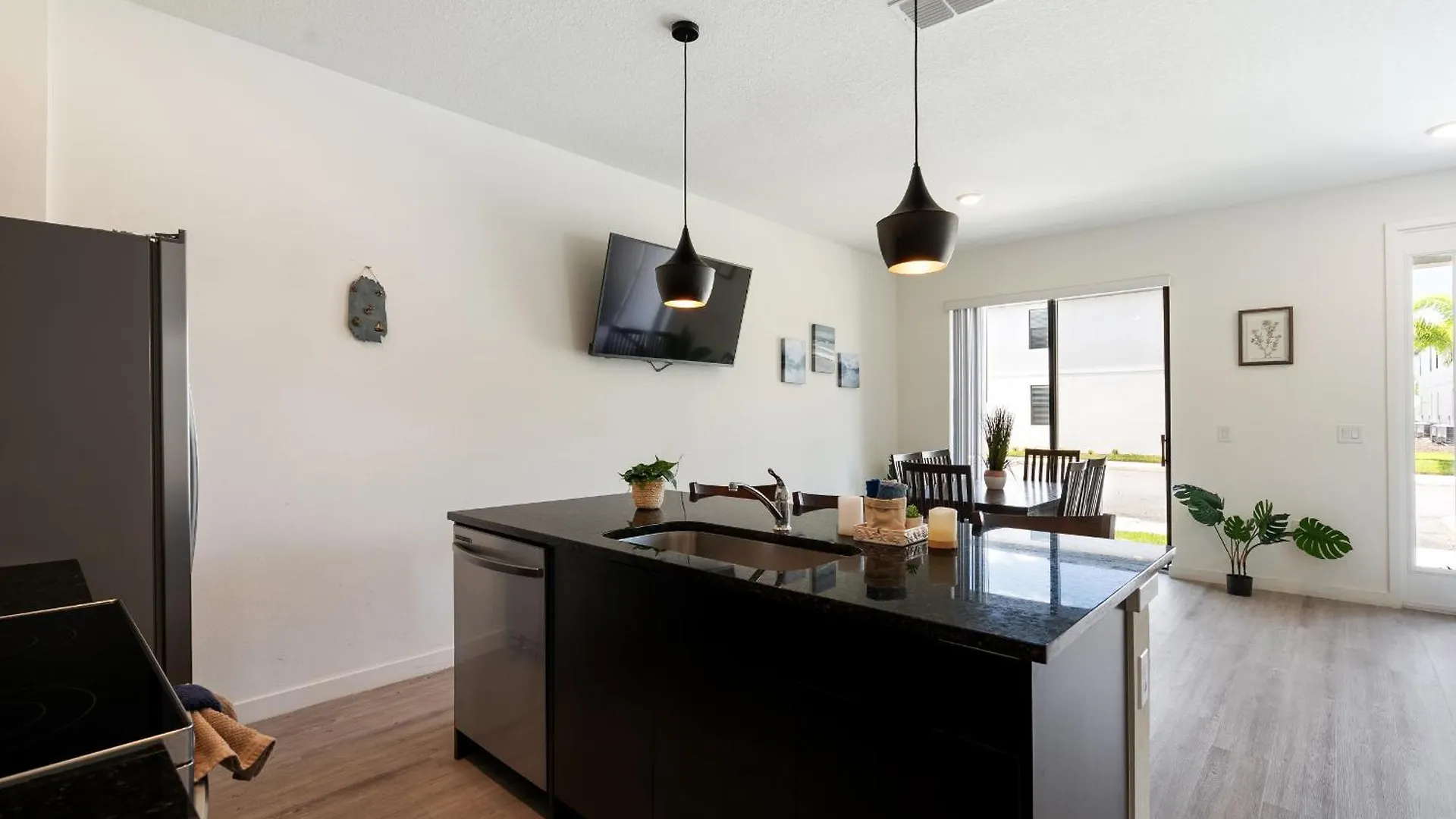 Brand New Townhouse, Min From 公寓