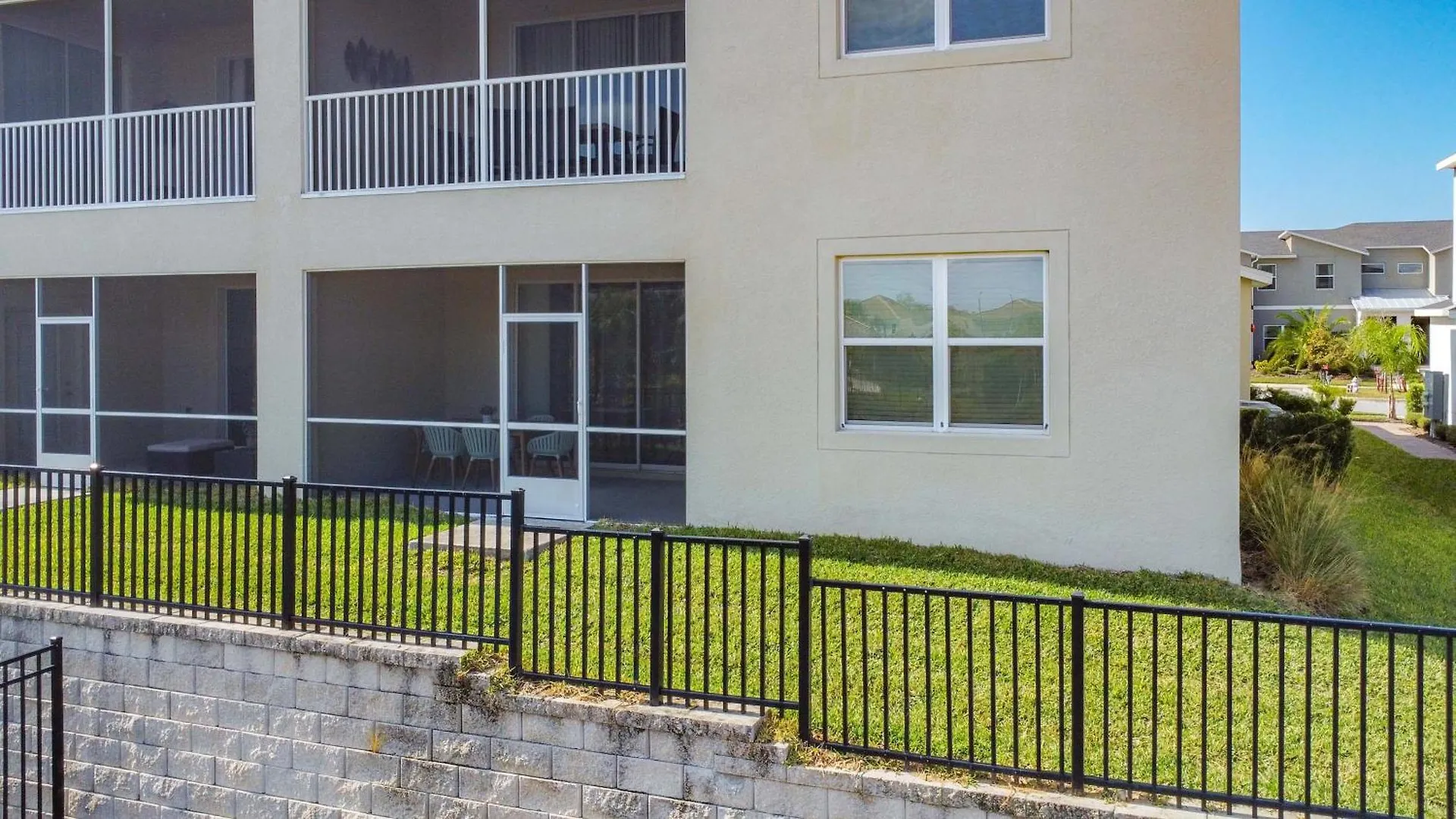 Incredible Thematic 2br With 2 Clubhouses *