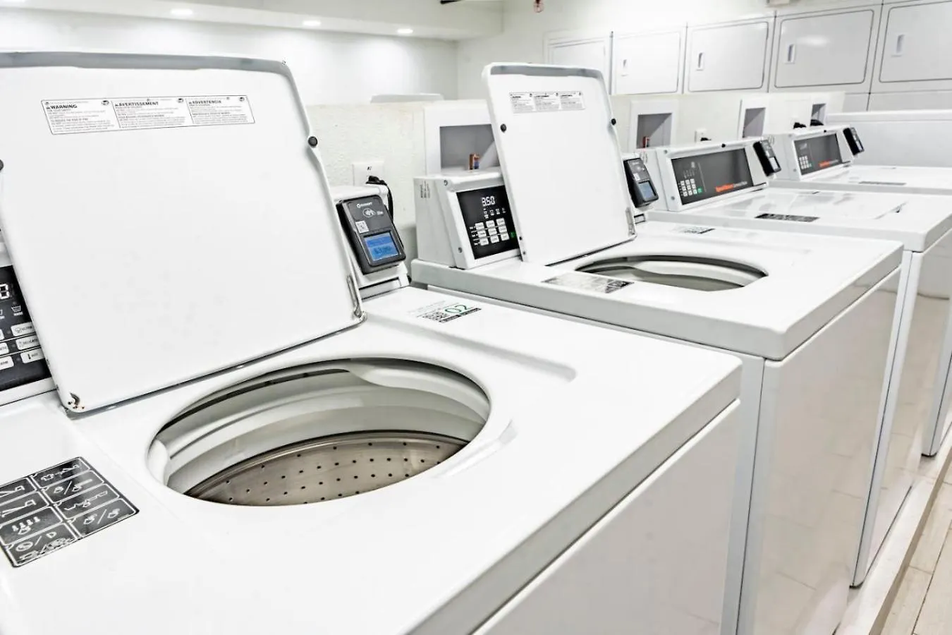 Sleek And Luxury Near Parks With Free Parking キシミー