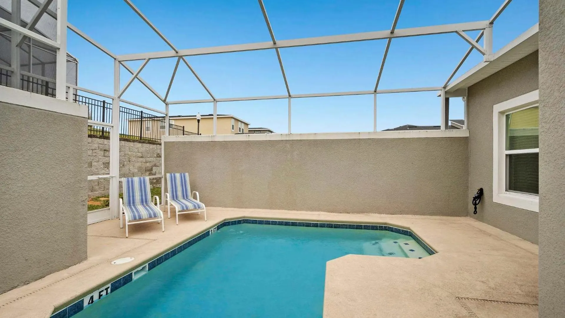 Gorgeous 5bedroom Th Close To -water Park