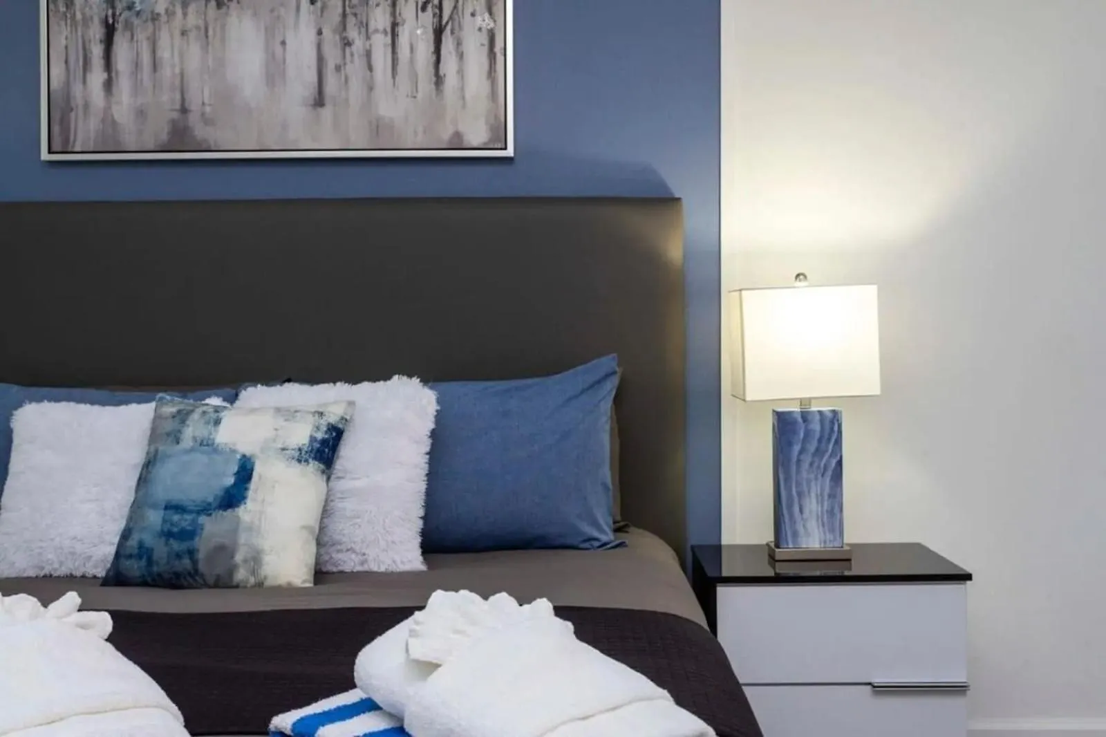 4318- 5-bedroom Storey With Private Pool Near *
